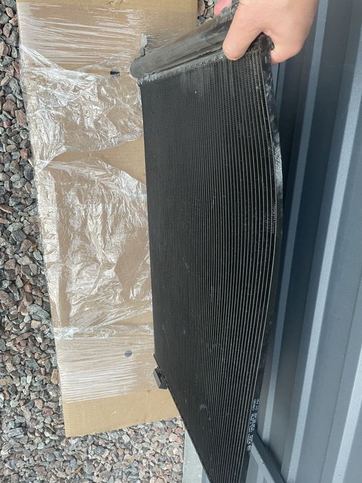 Радіатор кондиціонера 4m0816411d Etron Touareg3