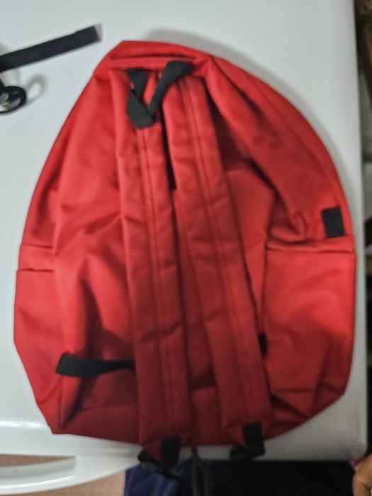 Mochila vermelha