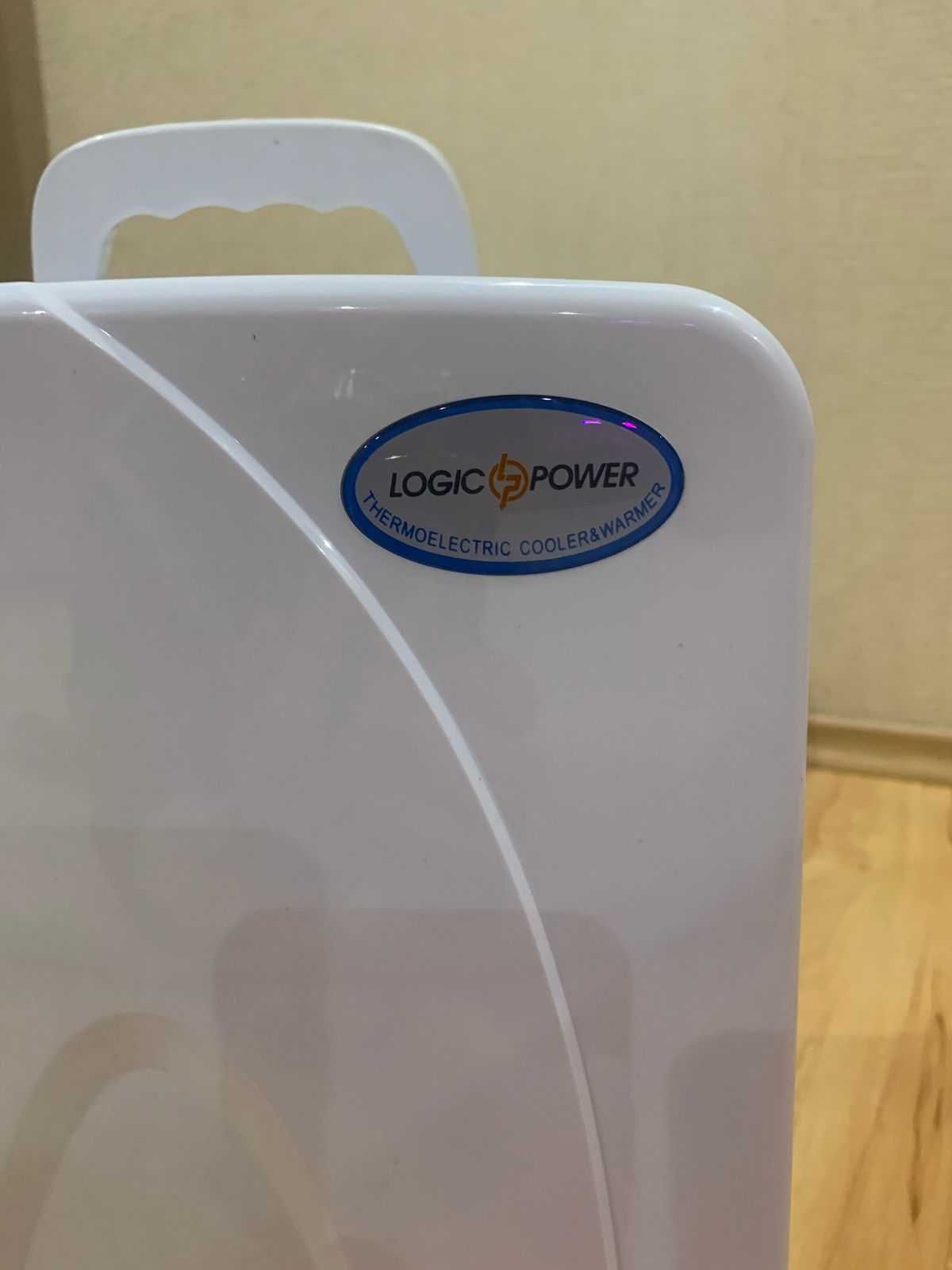 Міні-холодильник LogicPower LP-112-AC/DC