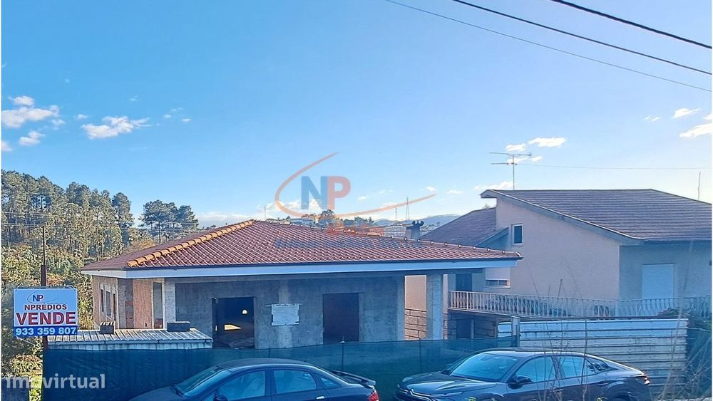 Moradia para acabamento em Vilarinho