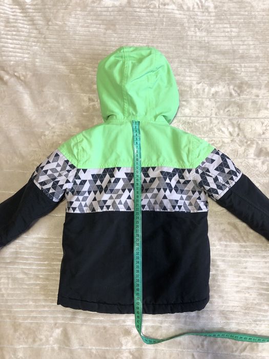 Продом Курточку на 3-4 років