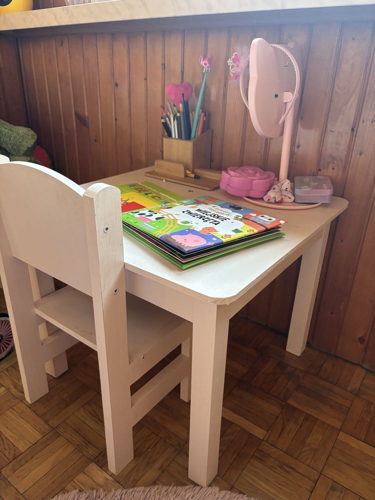 Stolik z krzeselkiem dla dzieci