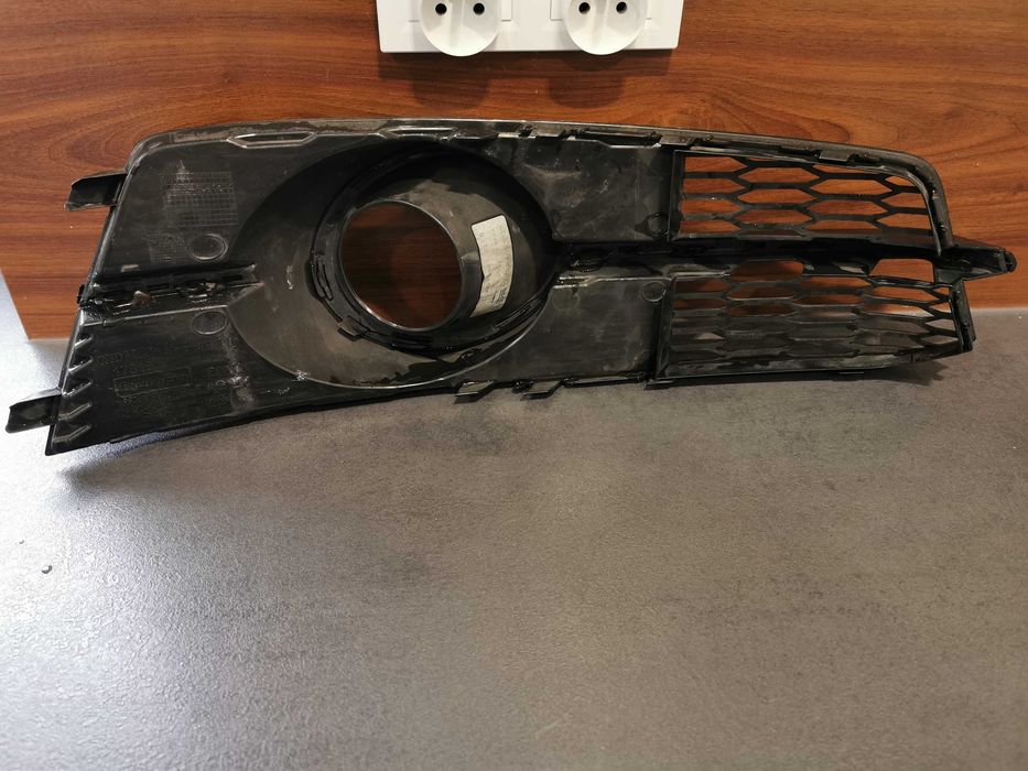 Kratka zderzaka Lewa audi a6 c7 2016 lift s-line Oryginalna Czarna