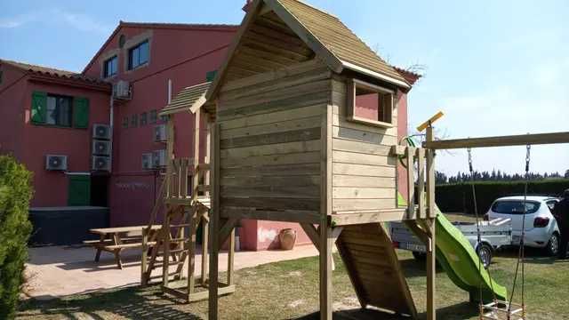 Parque Casinha, Escorrega, Baloiço, Ponte suspensa, Parede de escalada