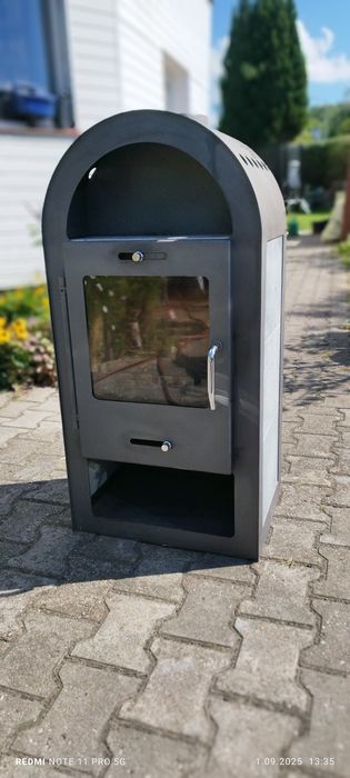 Piec koza kominek z szybą granitem i szamotem. Stan bardzo dobry.