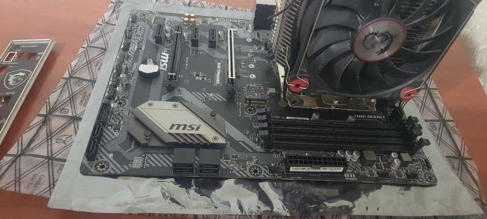 MSI B450 Tomahawk + ryzen 5 2600 + Crucial Ballistix DDR4 3200 32 GB