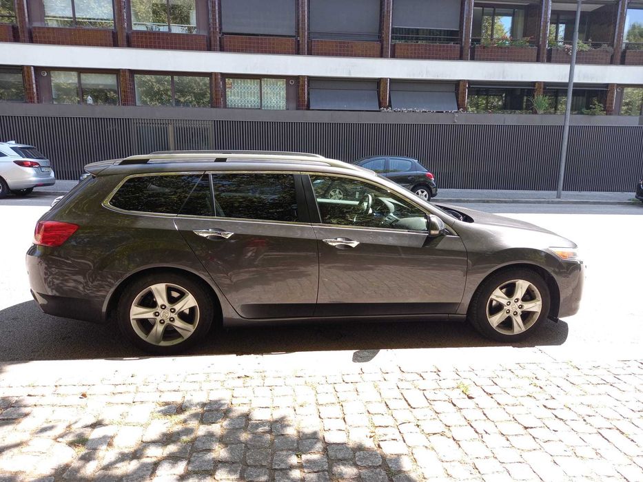 Honda Accord em excelente estado. Carro de garagem