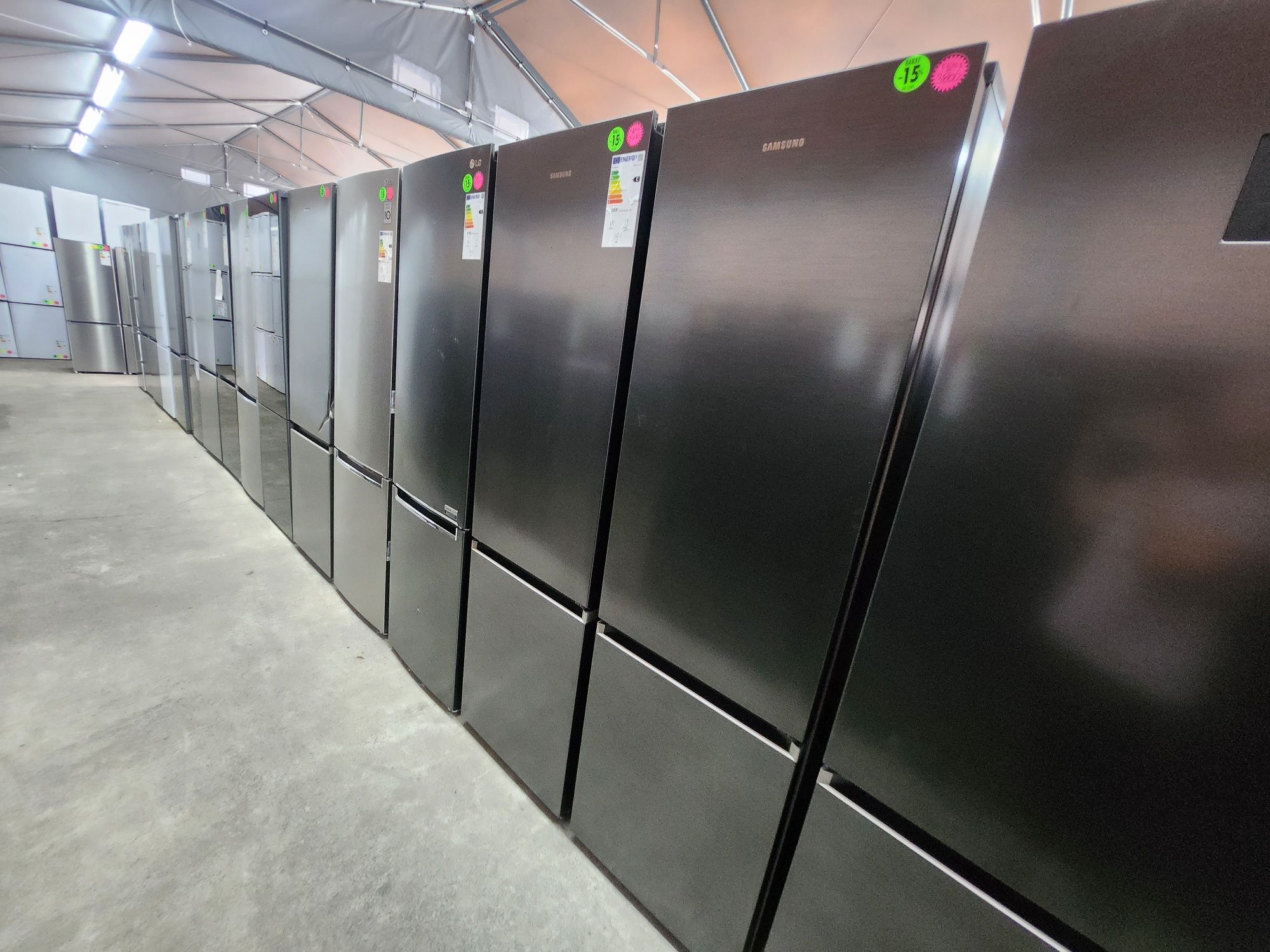 JANKI, ul. WSPÓLNA 6 Lodówka Samsung RB38T705CB1
