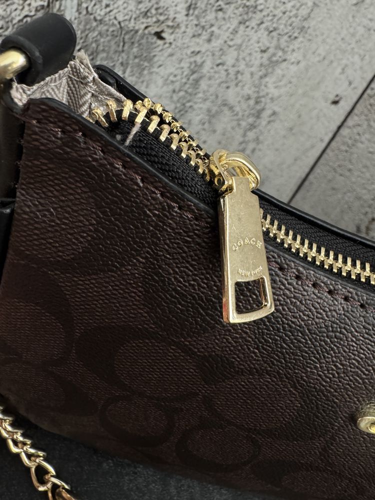 Трендовий багет Coach