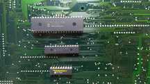 Микроконтроллер Microchip PIC16C711, PIC18F452/2455