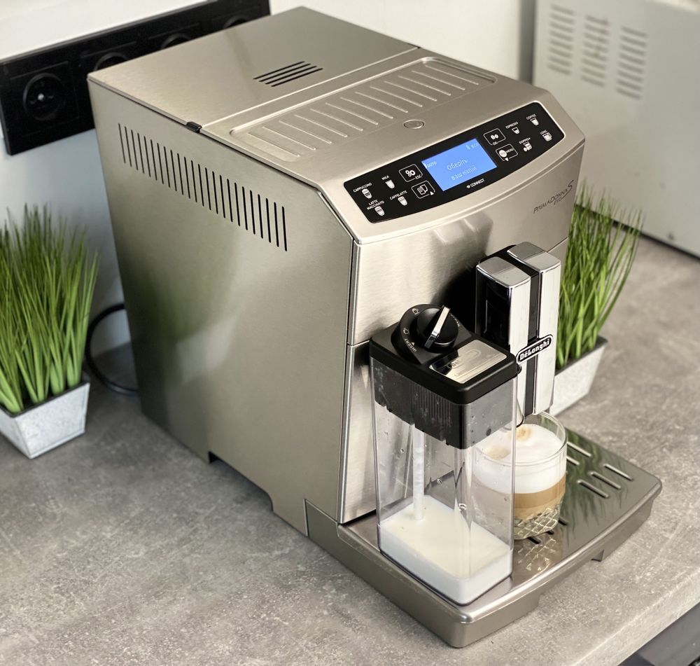 Кофемашина Delonghi PrimaDonna S Evo. Connect