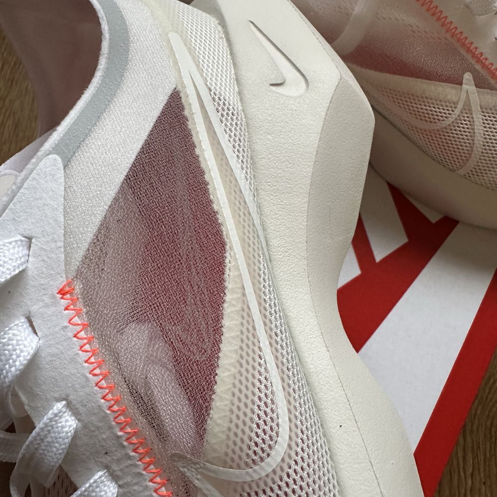 Кросівки жіночі nike vista lite white red