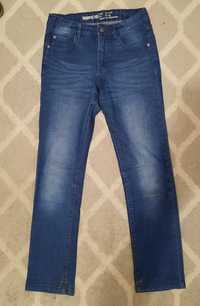 Spodnie jeansy jeans / rozmiar 146 cm / joggery