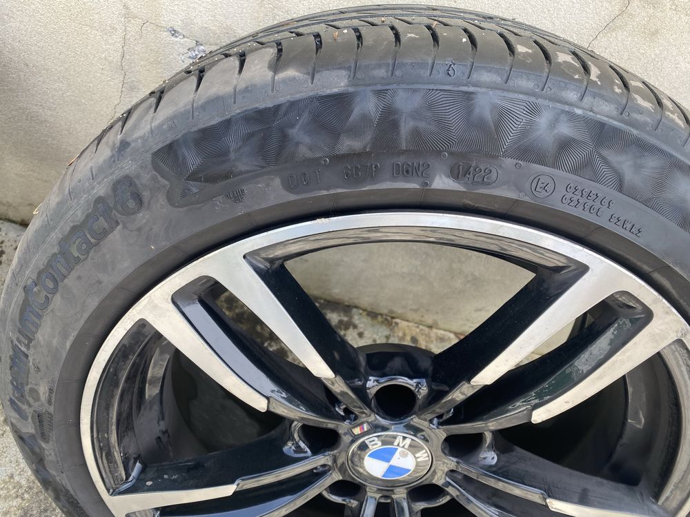 Vendo 4 jantes c/ pneus medida: 205/50 R17