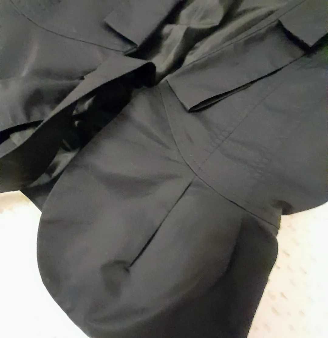 Стильна жилетка чорного кольору на підкладці від бренду orsay