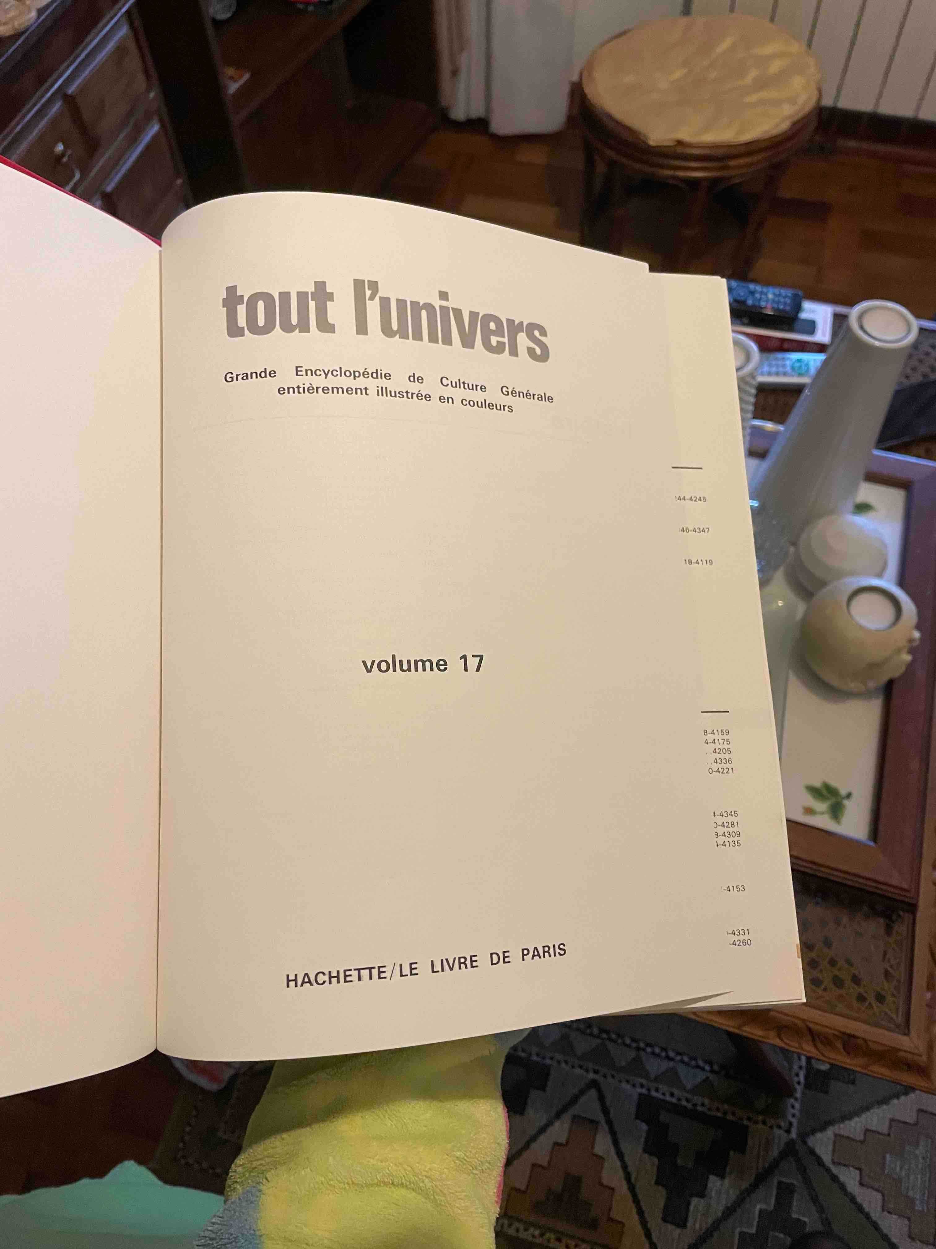 Enciclopédia francesa "Tout l'Univers"