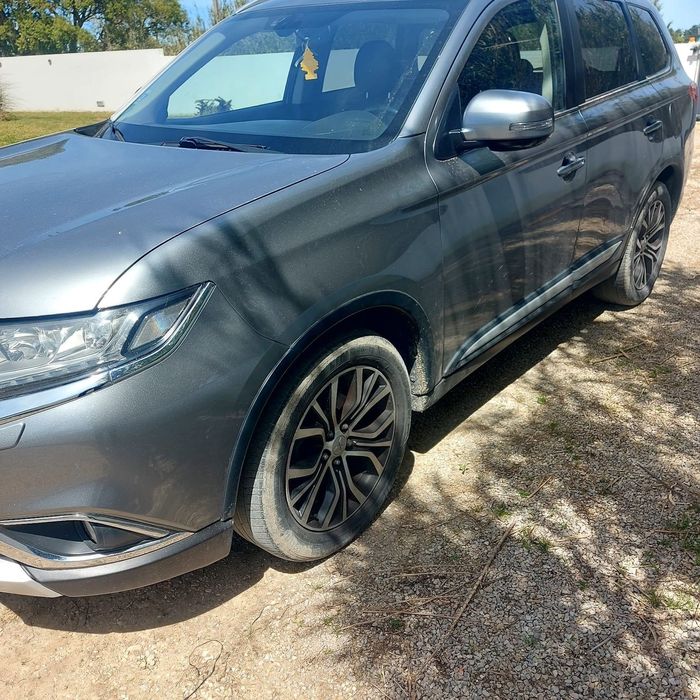 Mitsubishi Outlander 2.2 DI-D Instyle Navi