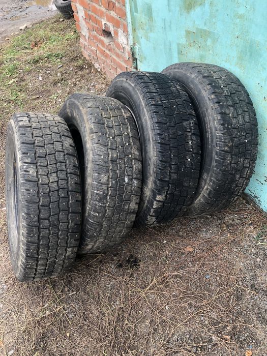 Шини 225/70р15с
