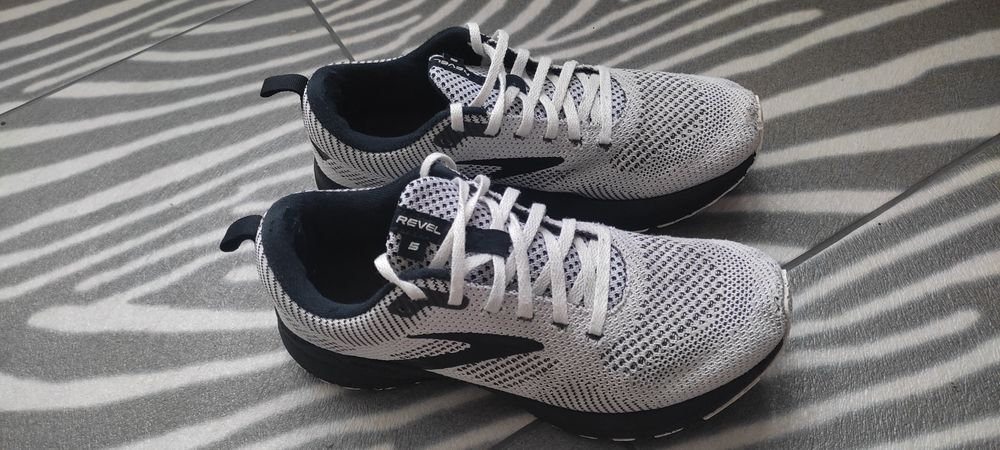 Кроссовки Brooks 41