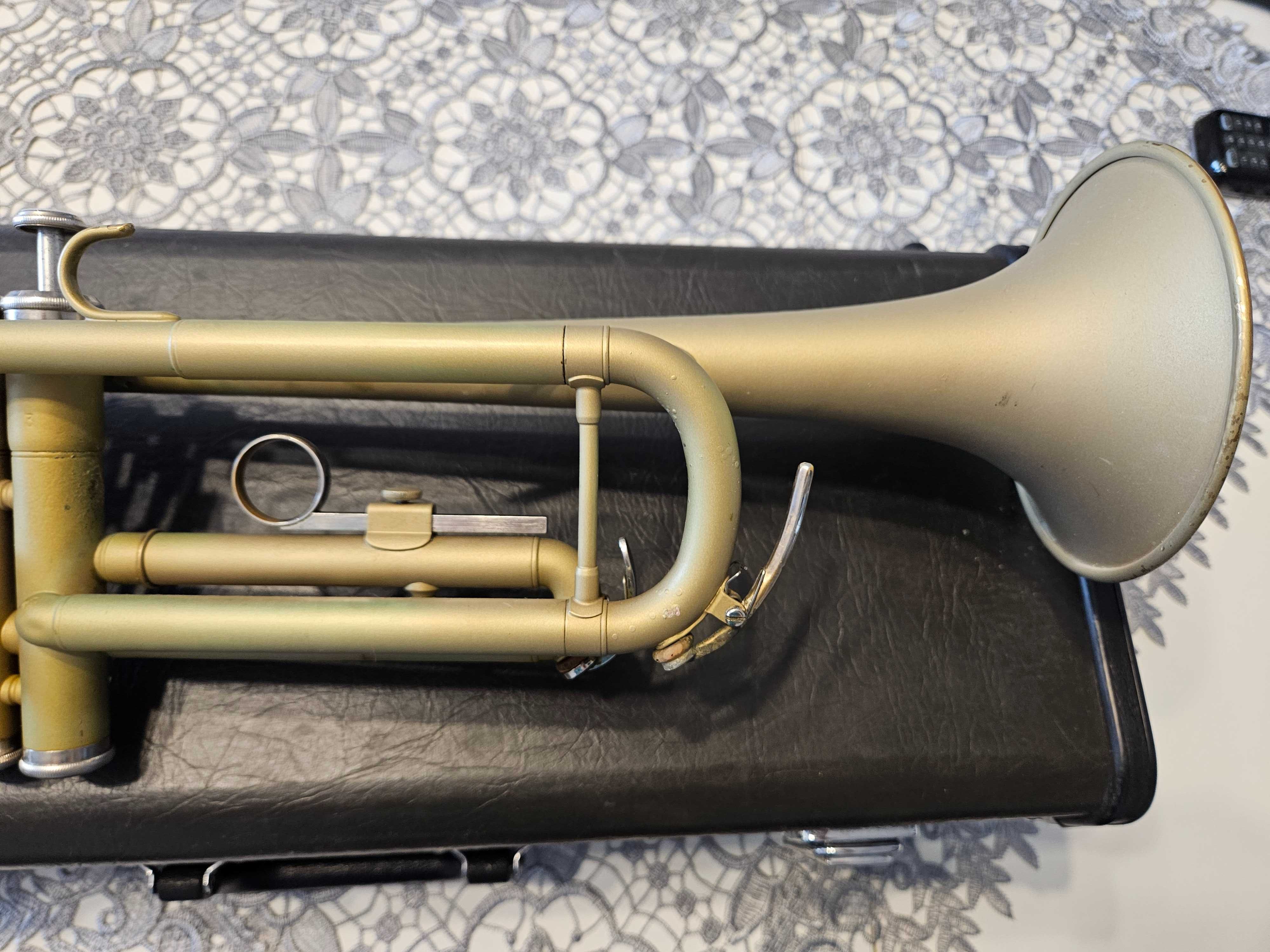 Trąbka Yamaha YTR-2335