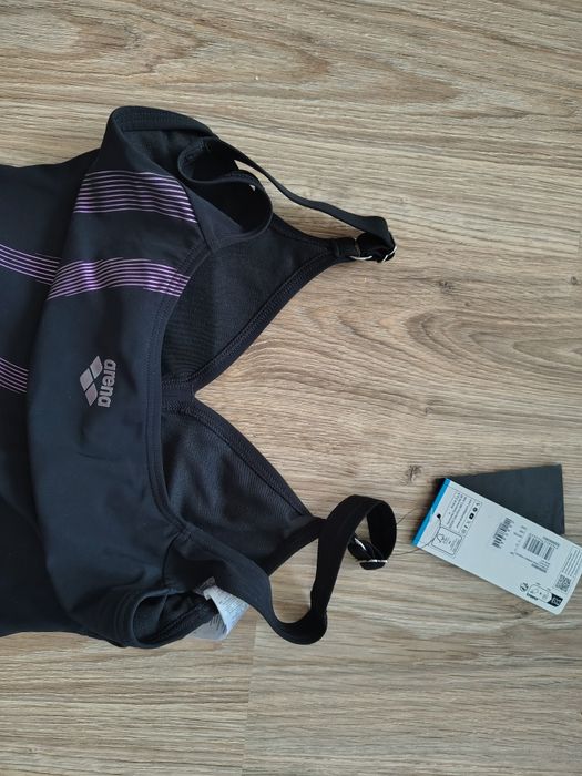 Купальник Arena новий розмір 42