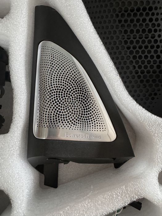 Комплект сеток с подсветкой Bowers&Wilkins на BMW X5 G05 g30 G20 g06