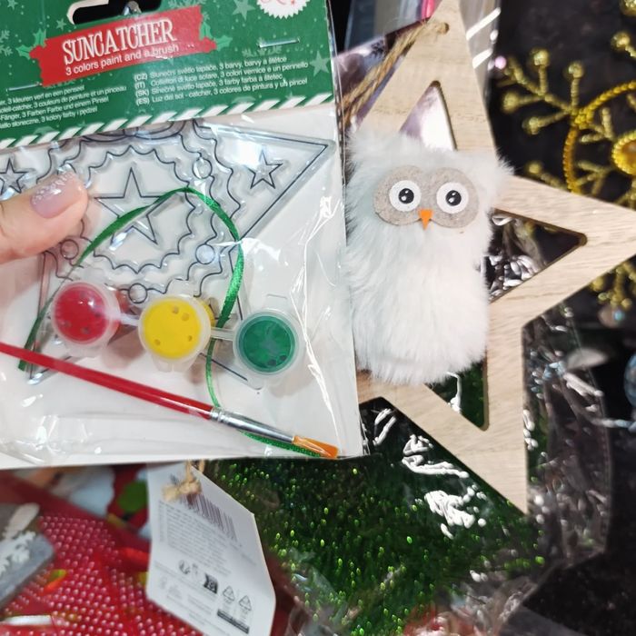 Іграшки на ялинку одним лотом розфарбовка