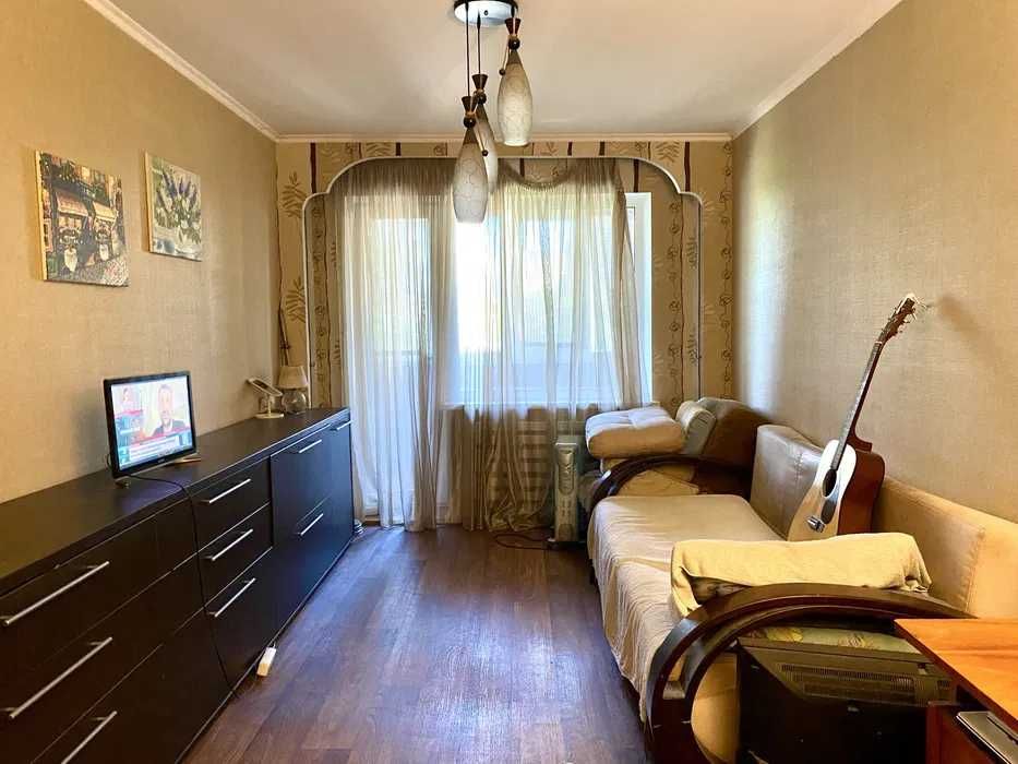 Продам квартиру на жм Парус