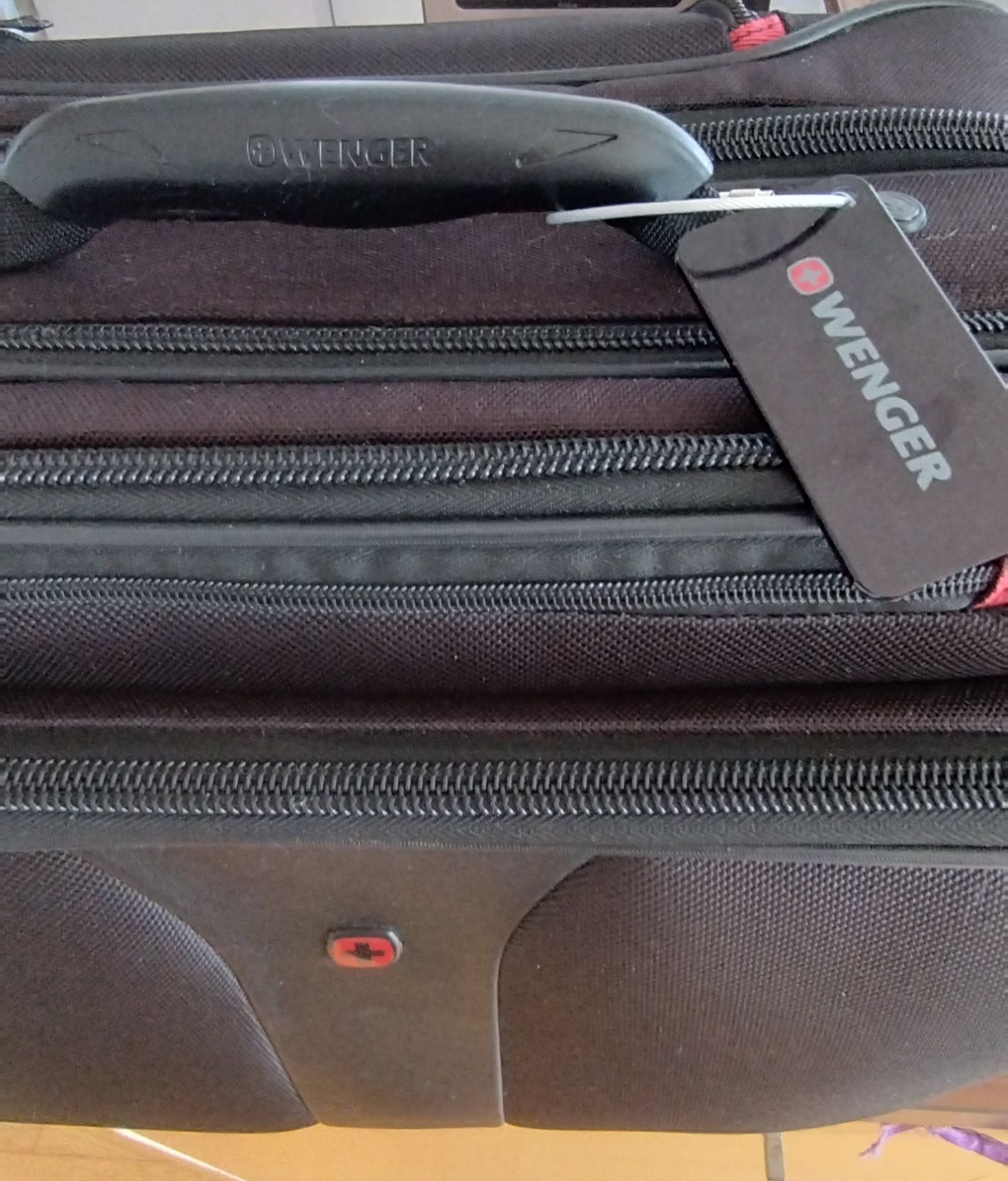 Walizka biznesowa z torbą na laptopa marki Wenger