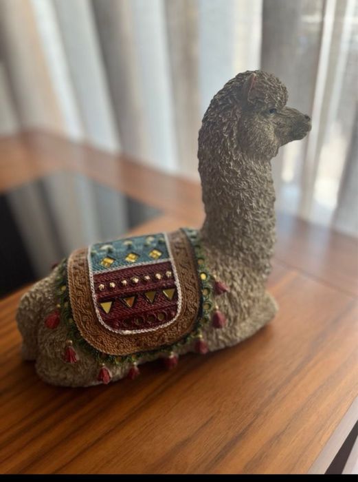 Lama - Figura decorativa.
