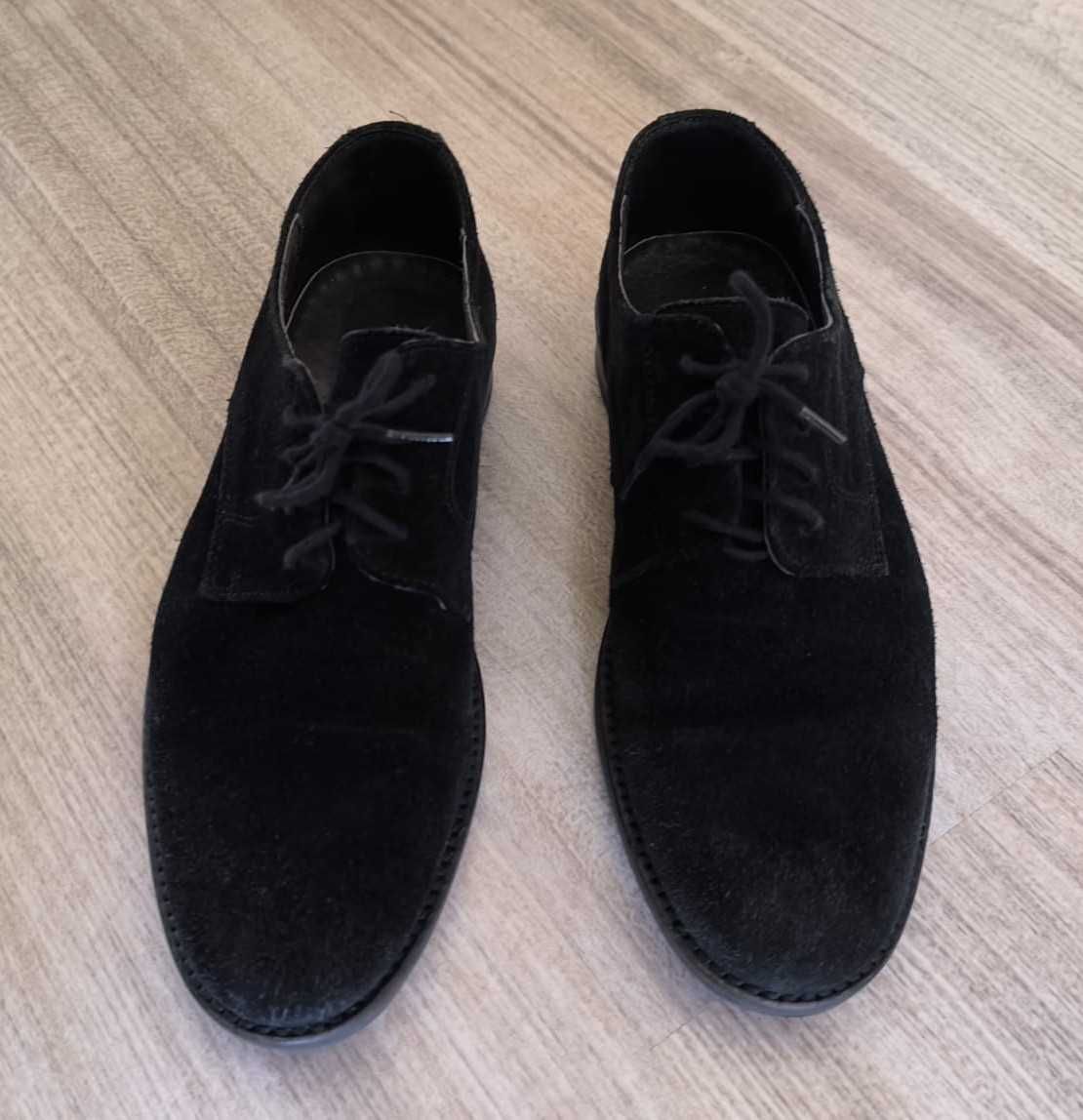 Sapatos pretos Nº39 em Camurça – como novos