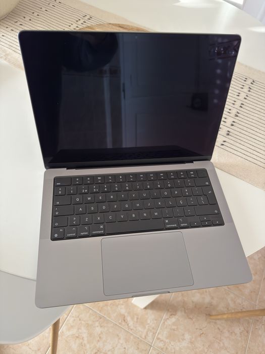 MacBook Pro (14-inch, 2023)‎ 12-CPU 19-GPU 16GB 1TB