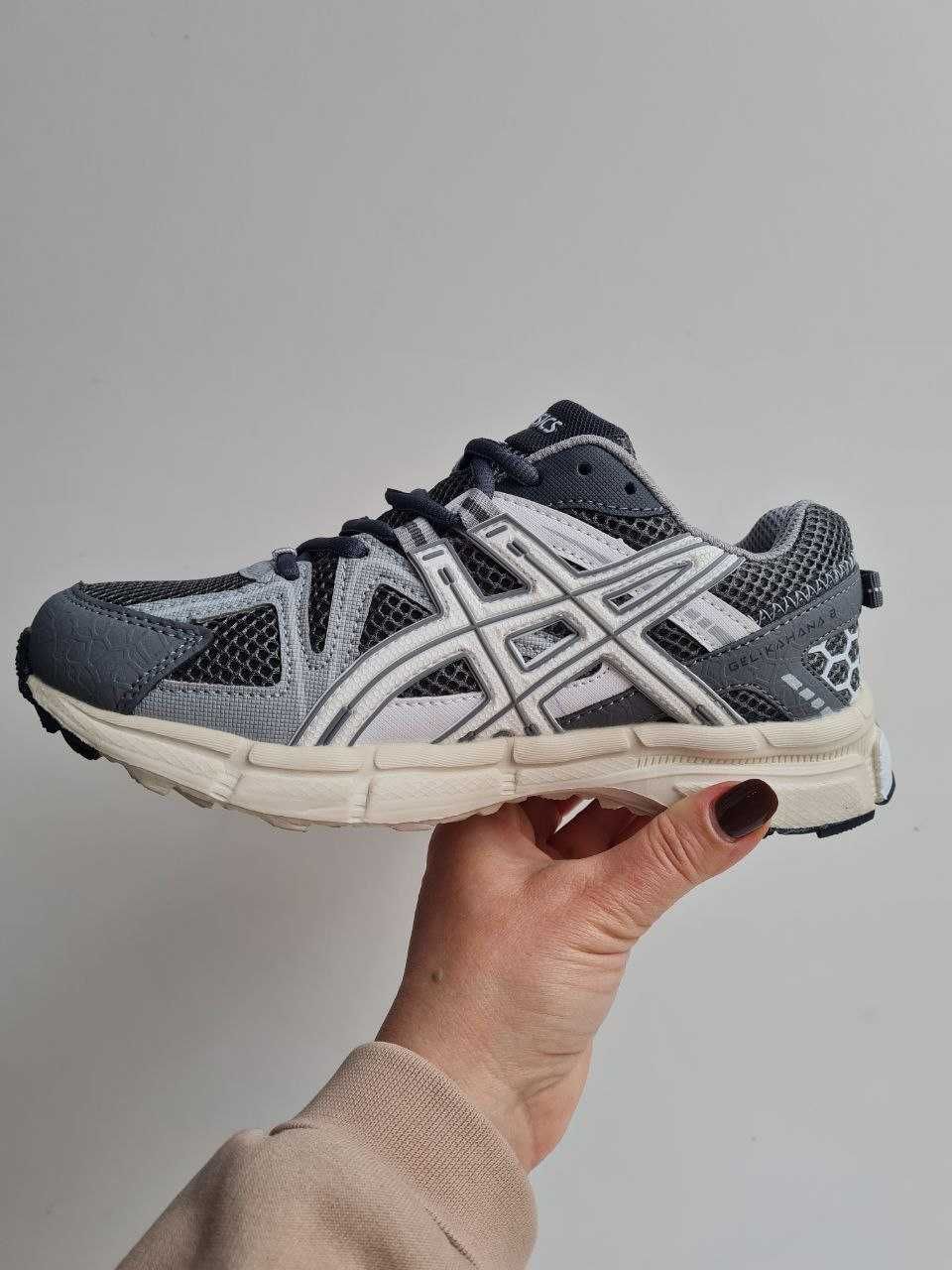 Чоловічі кросівки ASICS Gel-Kahana 8 сірий 9013 НОВИЗНА