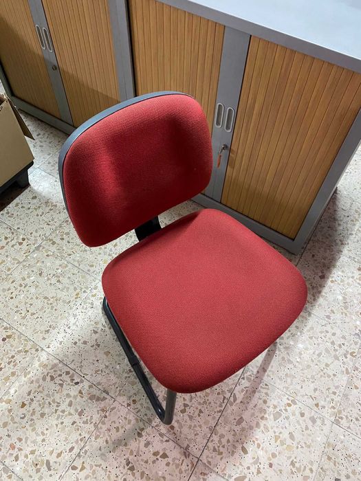 Cadeiras de escritório – com e sem rodas