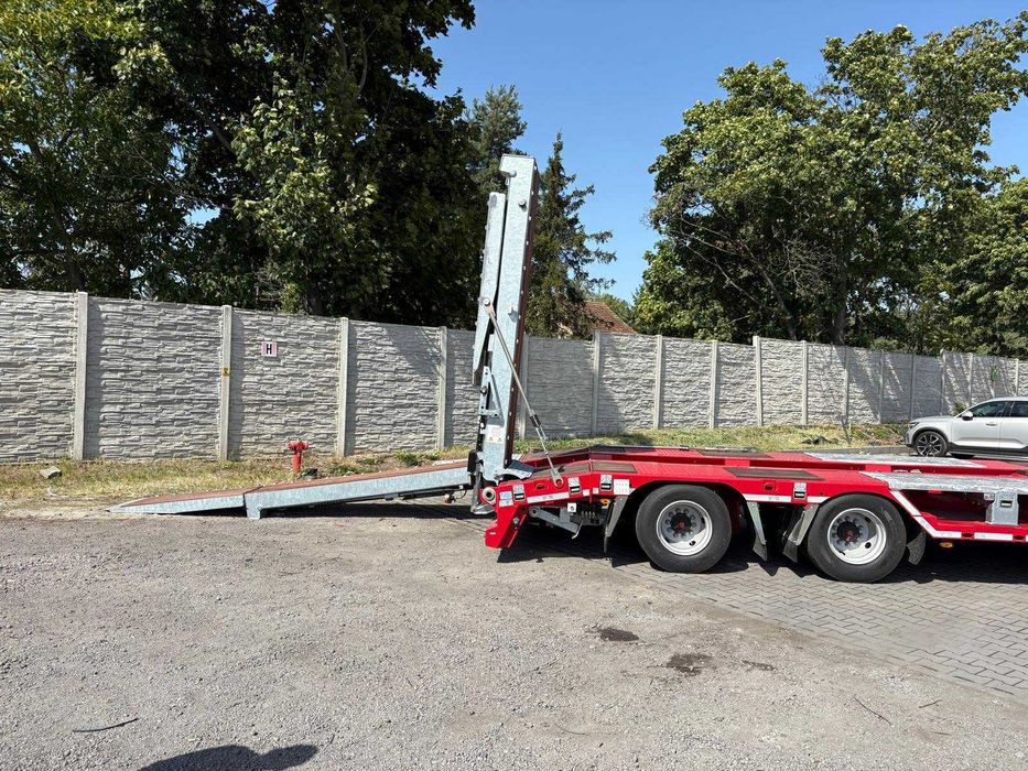 Transport naczepą niskopodwoziową ,przewóz maszyn budowlanych i rol.