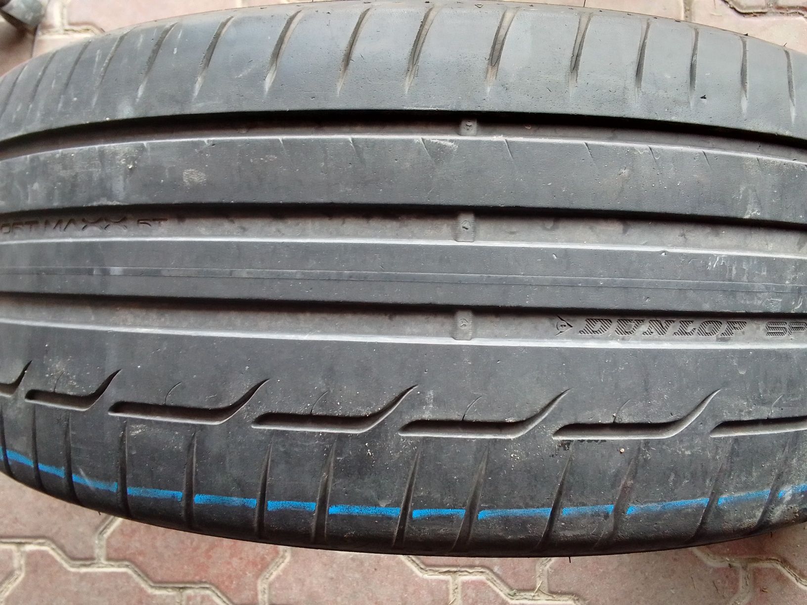 Opona letnia 235/40r19 DUNLOP 2023r