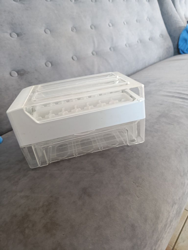Kostkarka do lodu Whirlpool