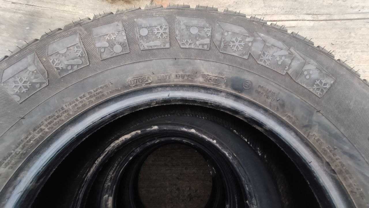 Шини / Гума 215/75 R16 C Vredestein Comtrac