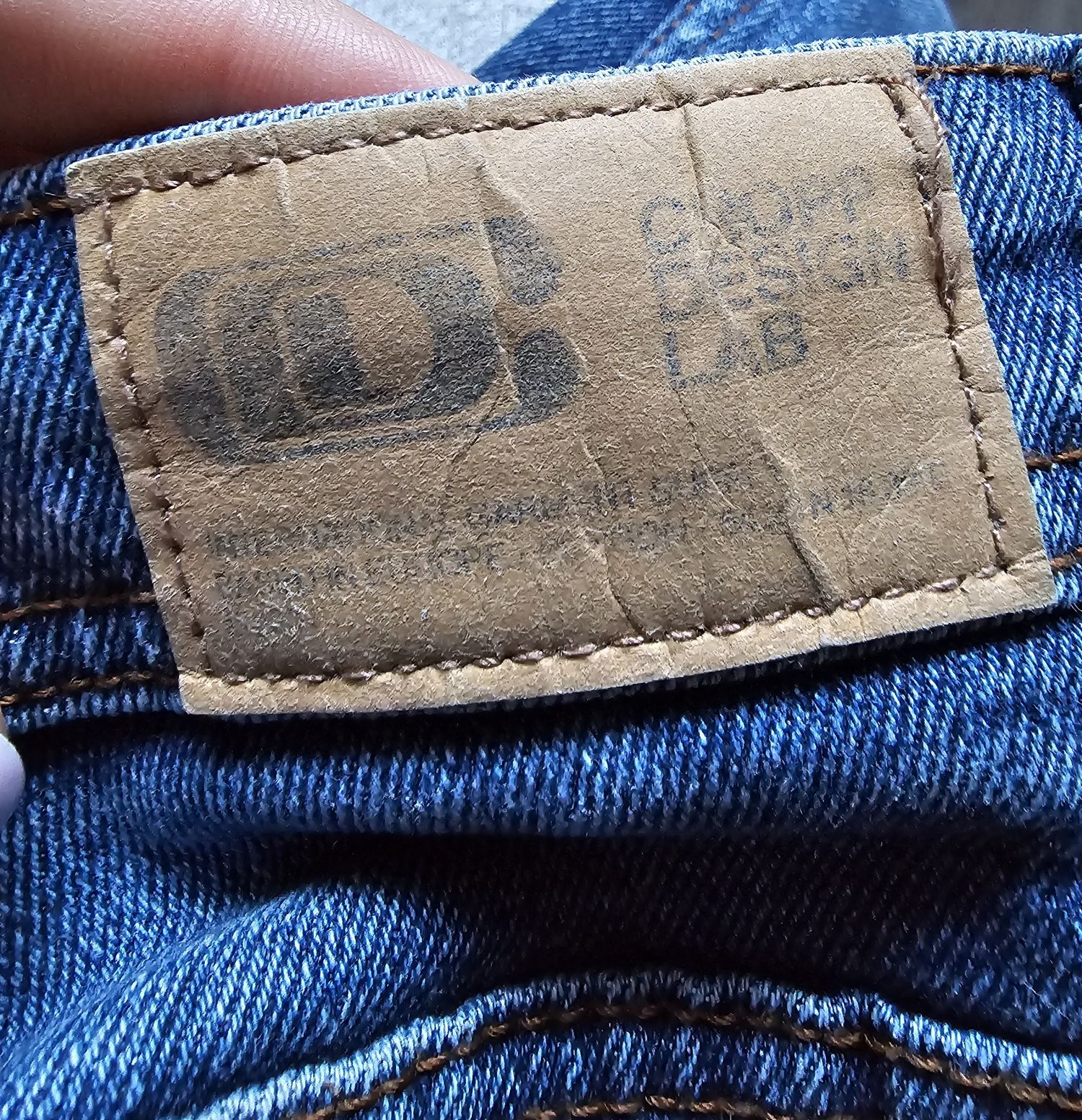 Spodnie jeansowe Cropp r.W28/L32