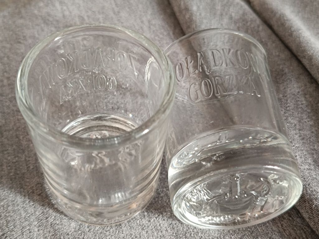 dwie szklaneczki kieliszki Żołądkowa Gorzka