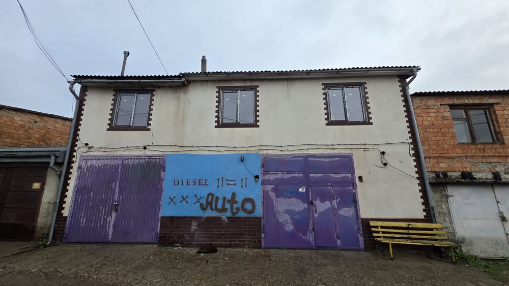 Здається в оренду Гараж-бокс на два авто з ямою, санвузлом і 3ма кімн.