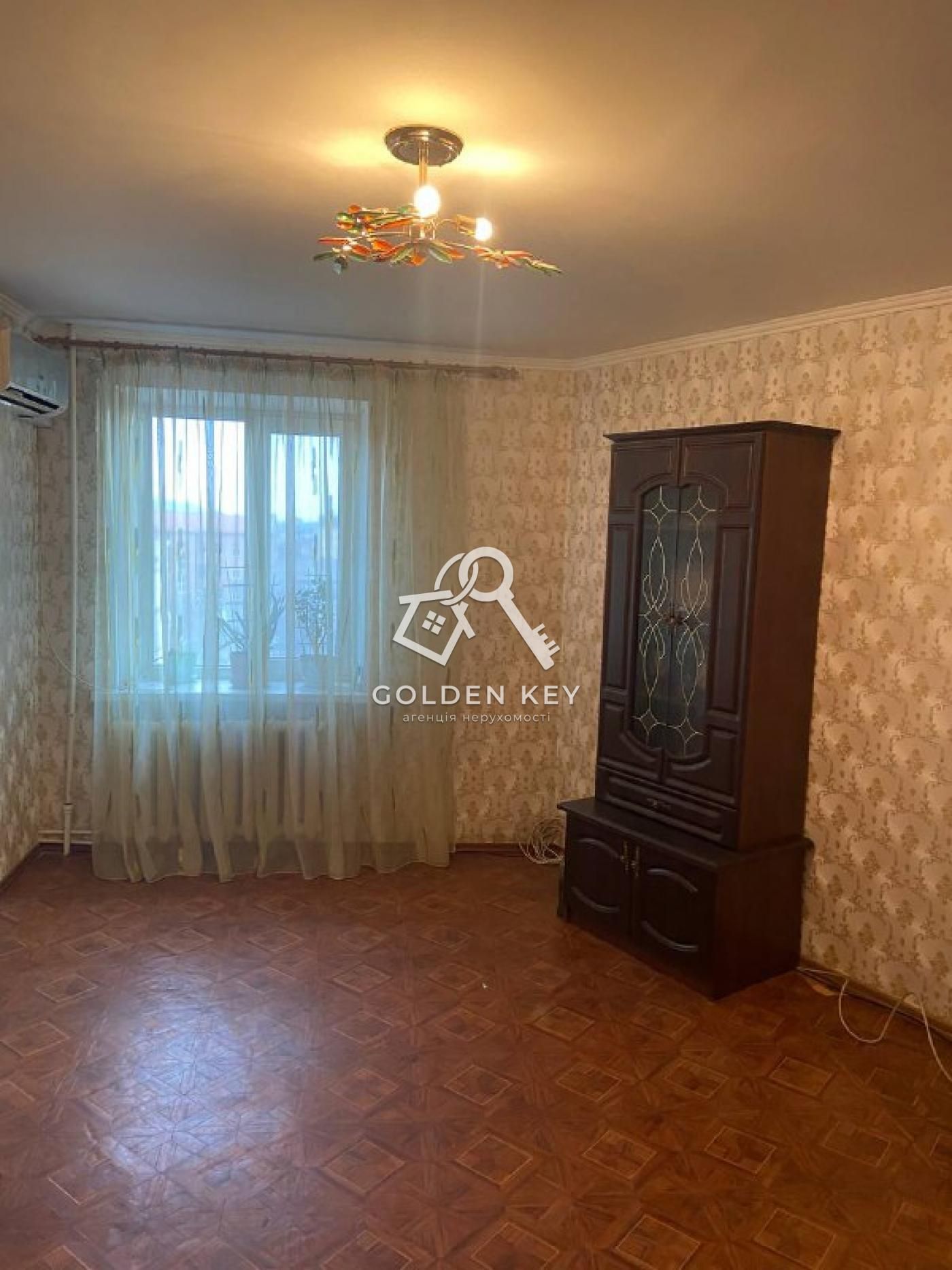 Продаж 4 кімнатної чешки по вул. О.Поля з автономним опаленням.
