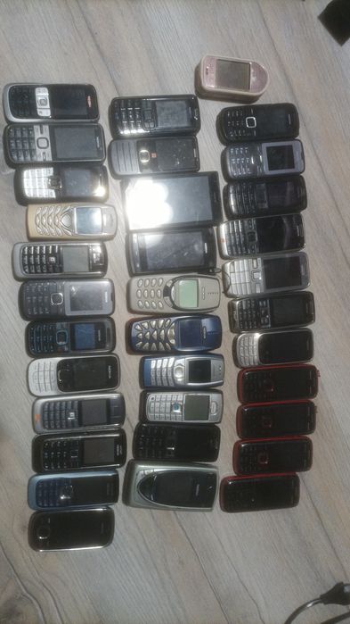 Nokia 32 sztuki telefonów