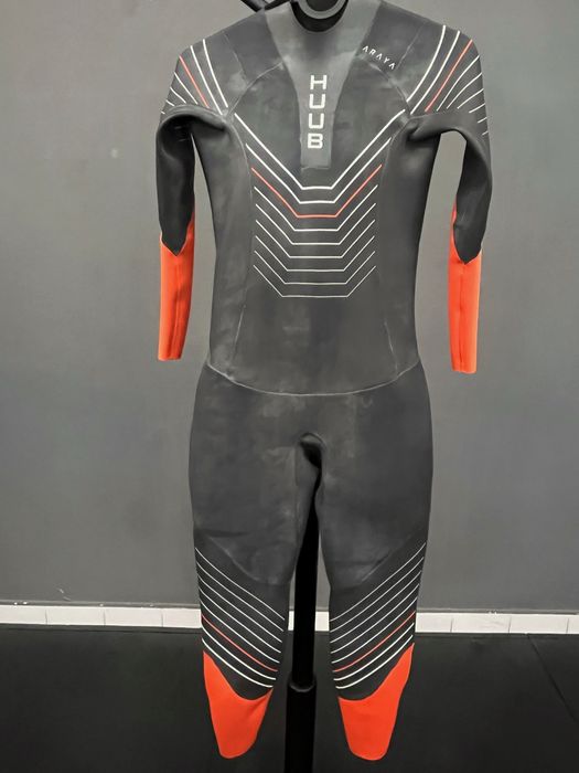 Lote HUUB: fatos de natação e trisuits de triatlo