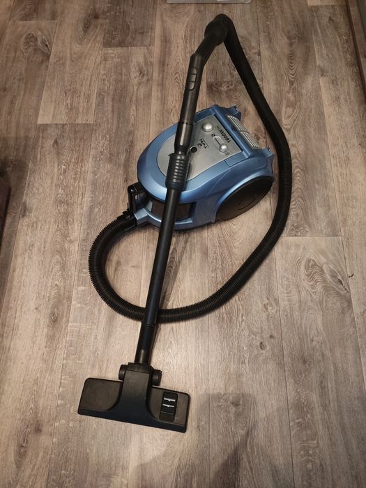 Пылесос Samsung с контейнером