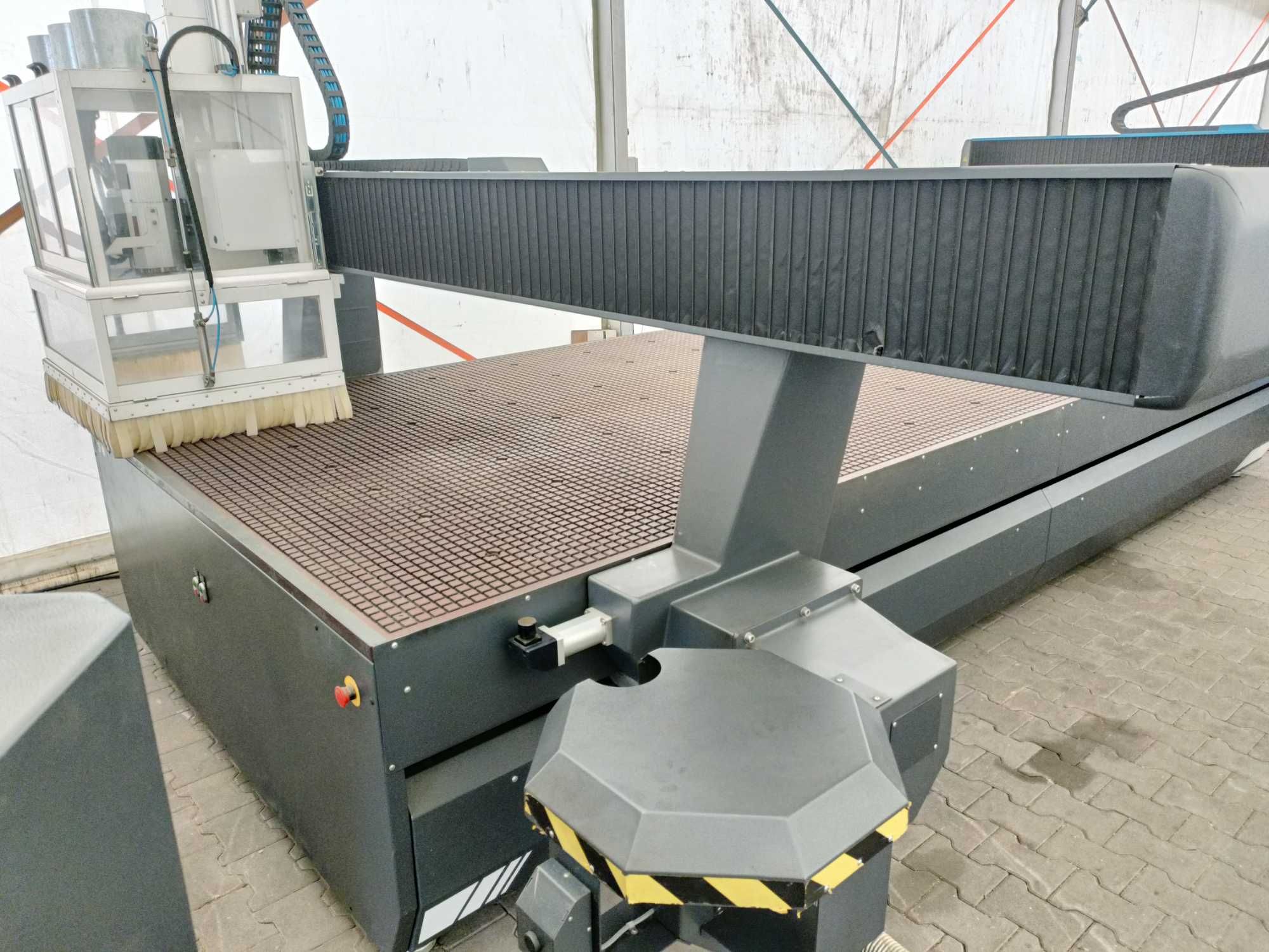 Ploter CNC frezarka KIMLA BPF 2141 z uchylnym wrzecion 2.1x4.1 ZAMIANA