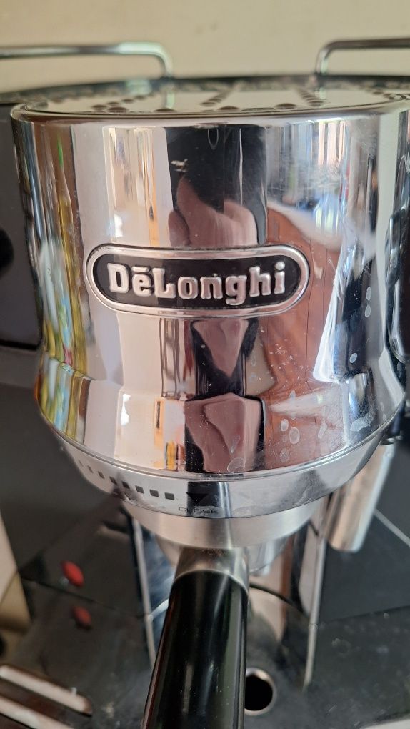 Sprzedam ekspres.do kawy Delonghi