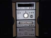 Wieża Technics z głośnikami