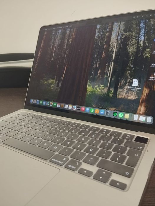 Macbook Apple 13 M4 256GB 2025 - Com novo