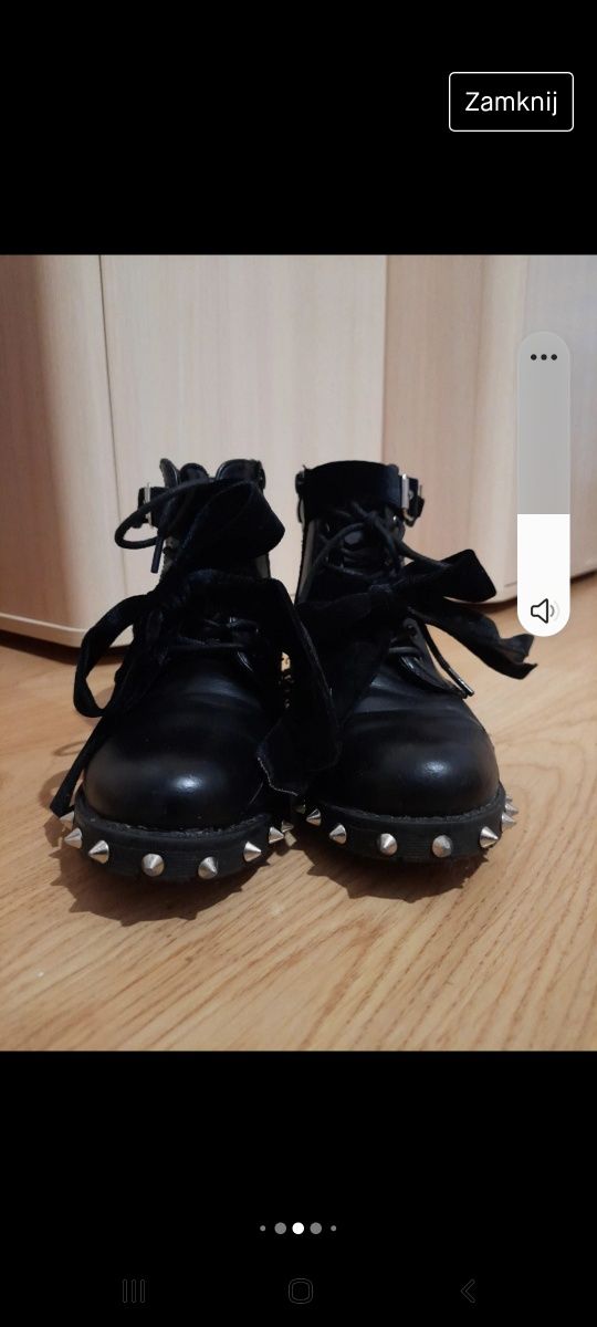 Buty z ćwiekami 38